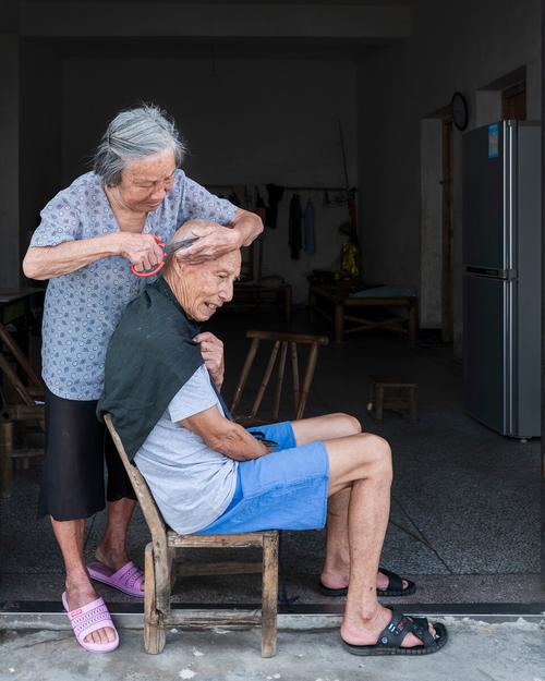 结发夫妻老来伴