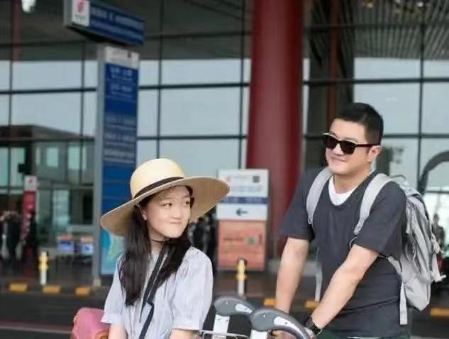 李亚鹏女儿李嫣晒近况,言论消极,网友:丑人多作怪